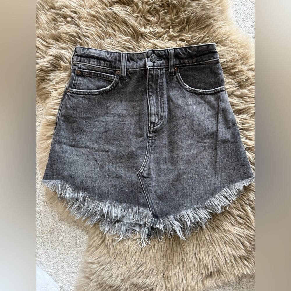 Free People Bailey High Rise Frayed Hem Denim Mini Skirt size 24 Black